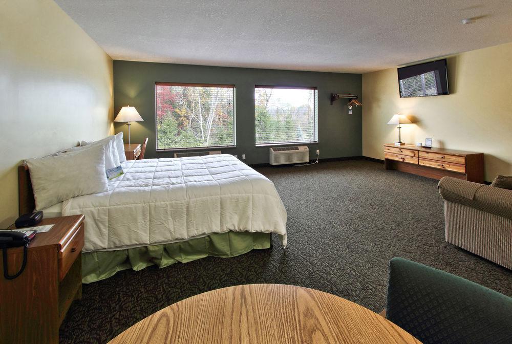Days Inn By Wyndham Cadillac Bagian luar foto